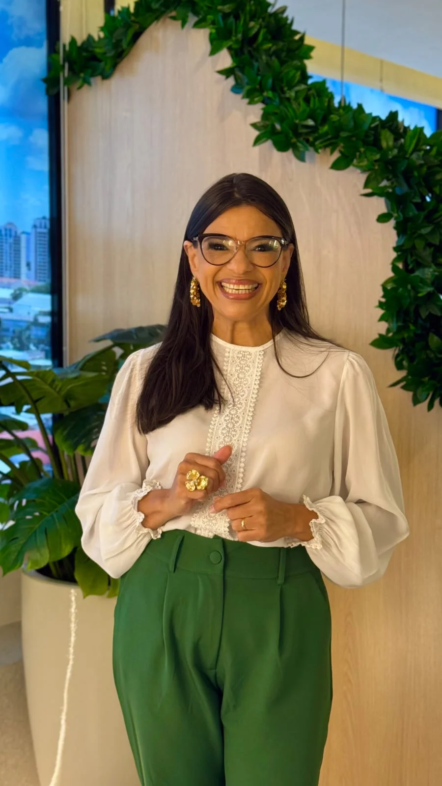 Lorena Da Rós, em ambiente acolhedor e natural